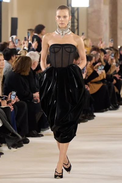 Look 5